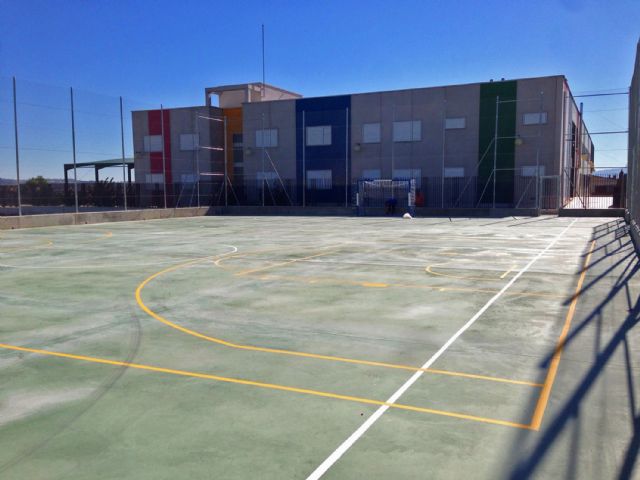 La pista polideportiva del barrio del Carmen torreño ya ofrece sus servicios