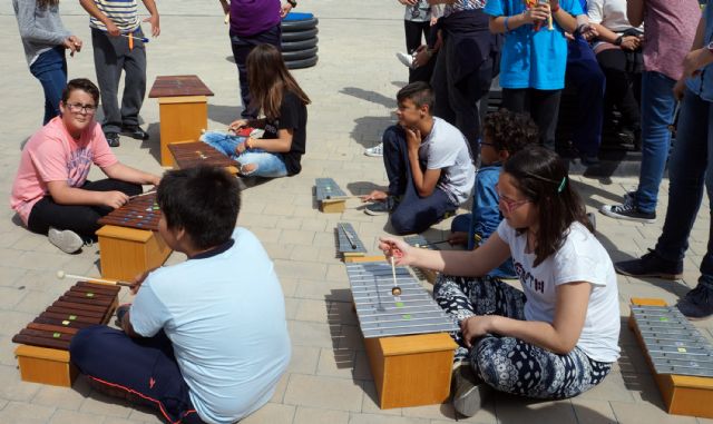 Los colegios torreños sacan las clases de música a la calle