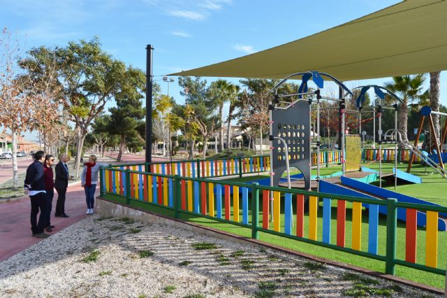 El parque Paco Rabal estrena toldos en sus zonas de juego infantil