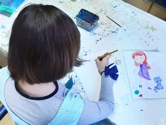 Arranca en Las Torres de Cotillas un taller infantil de pintura dentro del Plan de Desarrollo Gitano