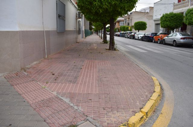 El Ayuntamiento renovará las aceras y el alumbrado en la avenida Reyes Católicos
