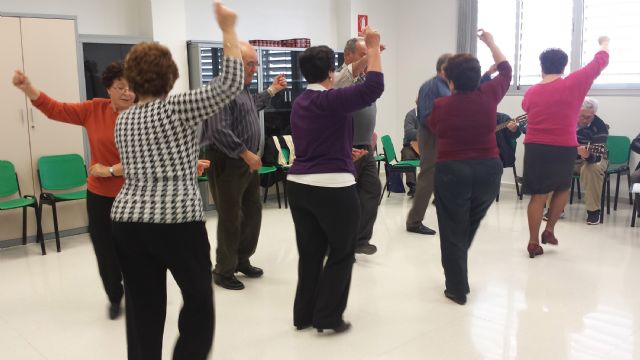 Los usuarios de AFES conocieron de cerca el Centro de Día de las Personas Mayores torreño