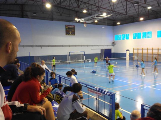 Las Torres de Cotillas vuelve a reunir a los mejores jugadores regionales de bádminton