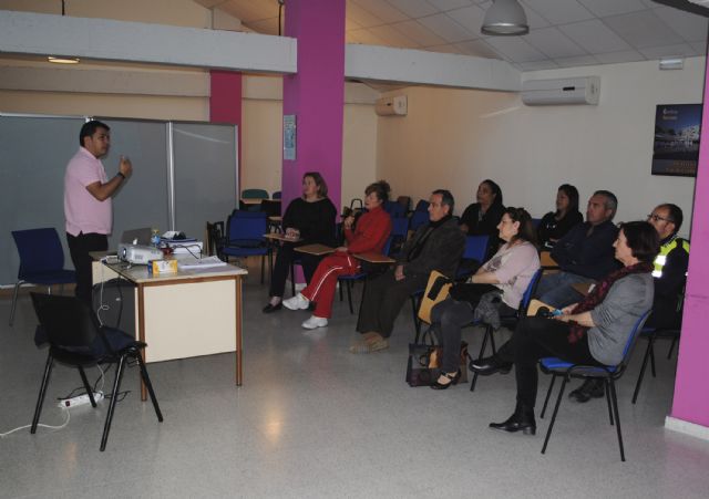 Los padres y madres de Las Torres de Cotillas se forman para prevenir el consumo de drogas entre los jóvenes