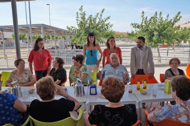 Merienda de convivencia de los usuarios de la teleasistencia en Las Torres de Cotillas