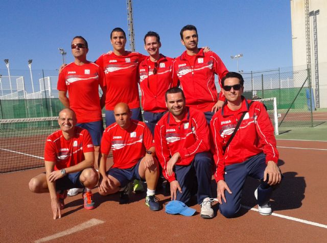 Los veteranos de la 'Asociación de Tenis Las Torres', sextos en la liga regional