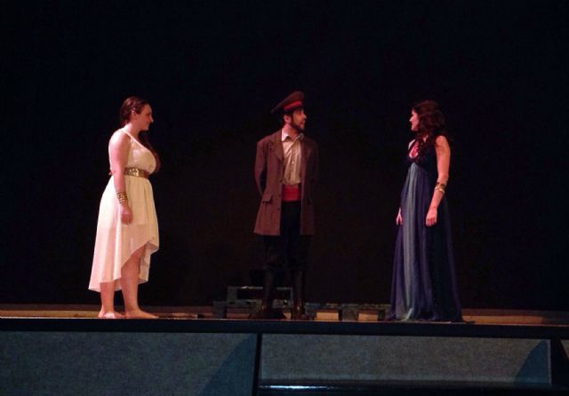 El clasicismo de 'El Salto de Leúcade' inundó el 'III Certamen de Teatro Aficionado Juan Baño' torreño
