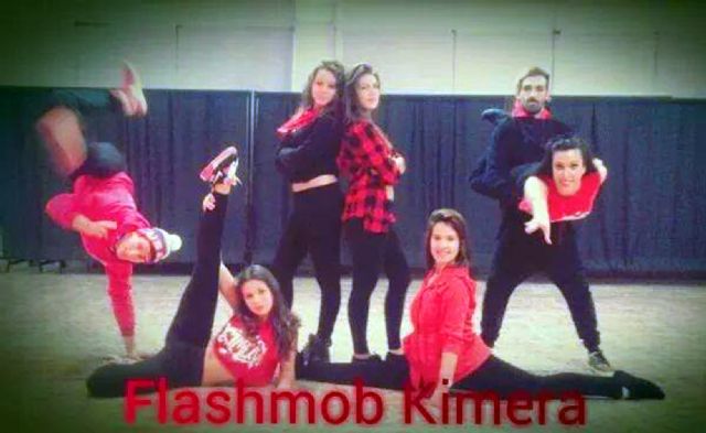 La asociación 'Kimera' torreña invita a disfrutar la Navidad con un flashmob