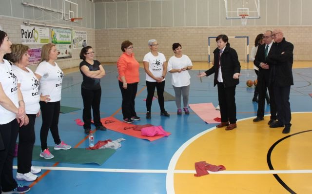 La consejera de Sanidad destaca la participación de los ciudadanos de Las Torres en el ´Programa Activa´