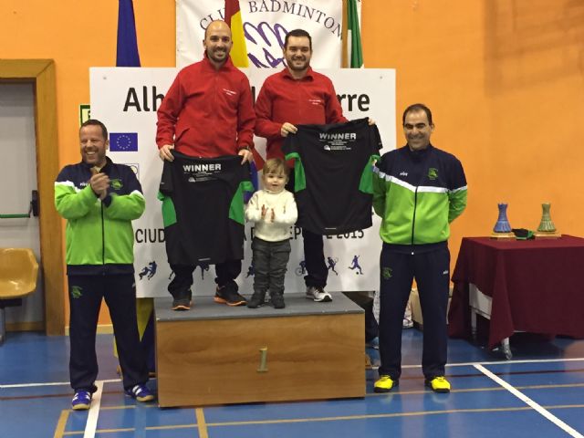 Los torreños triunfan en Málaga en un torneo internacional de bádminton para veteranos