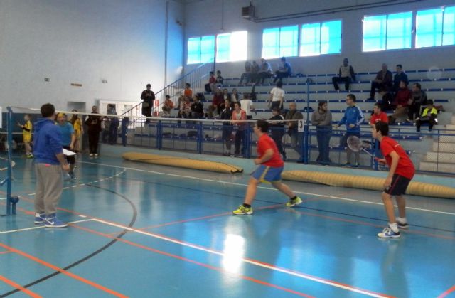 17 estudiantes torreños se clasifican para la final regional de bádminton escolar