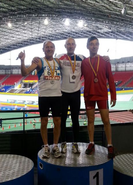 El atleta torreño Ángel Salinas, plata y bronce en el Campeonato de España de veteranos