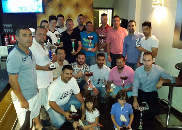 Los ganadores de las ligas de fútbol 7 y fútbol sala torreñas ya tienen sus trofeos