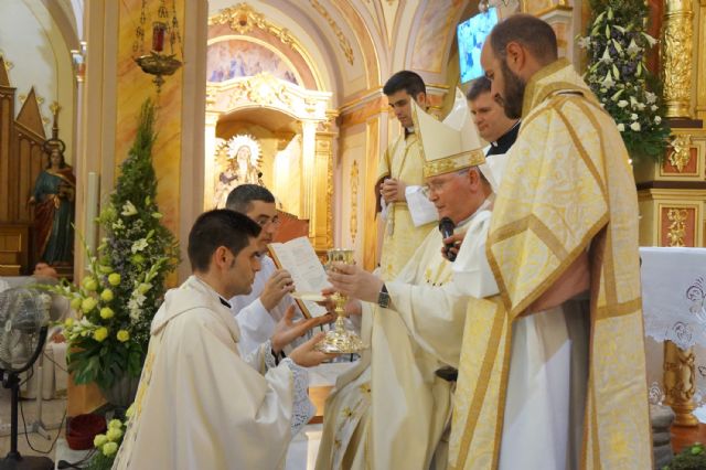 El torreño Jeromín Hernández, ordenado sacerdote en su tierra