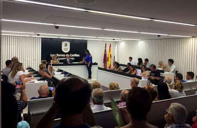 Aprobada la rebaja de 72.000 euros en los sueldos de los concejales torreños