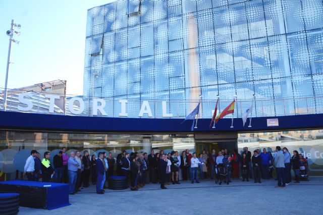Minuto de silencio en Las Torres de Cotillas en homenaje a las víctimas del atentado de París
