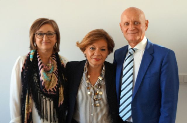 La directora general de Comercio se interesa por las necesidades de los establecimientos torreños
