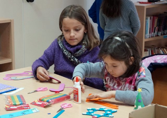 Talleres navideños infantiles en la Casa de la Cultura torreña