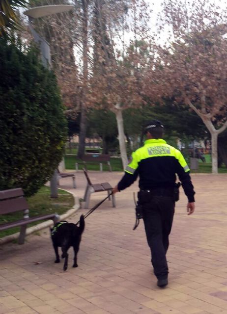 El programa 'Policía Tutor' de Las Torres de Cotillas continúa su labor en los centros escolares