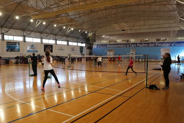 Podio en la final de bádminton escolar de los tres centros educativos torreños