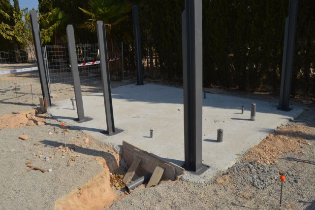 Arrancan los trabajos de construcción de los aseos públicos del campo municipal de césped natural