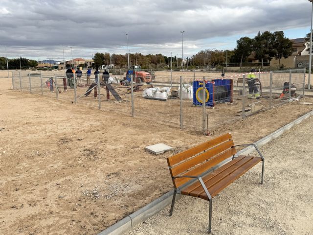 Comienzan las obras del futuro circuito canino del parque de la Antena