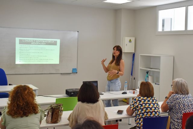 Una sesión sobre menopausia cierra los talleres gratuitos de nutrición familiar del III Plan de Igualdad