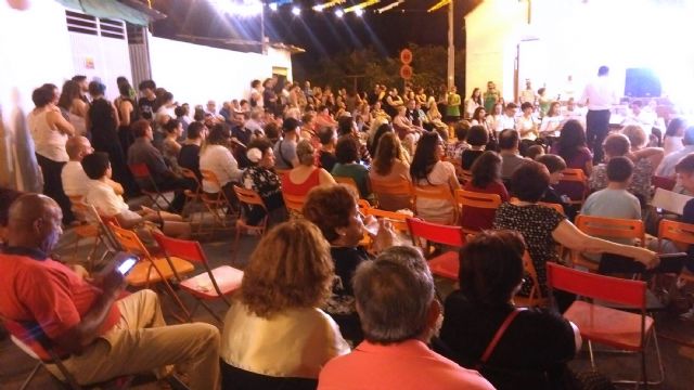El barrio torreño de San Pedro vive una gran segunda noche de fiesta en honor a su patrón
