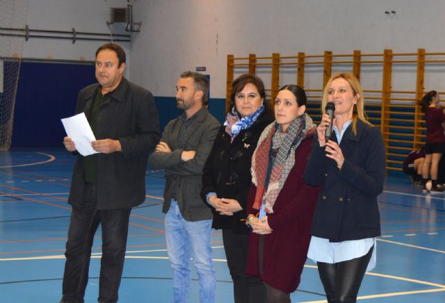 Gran espectáculo deportivo de 'Los Páharos' y '20 de Copas' en el tercer torneo de fútbol sala femenino 'Por la Igualdad'