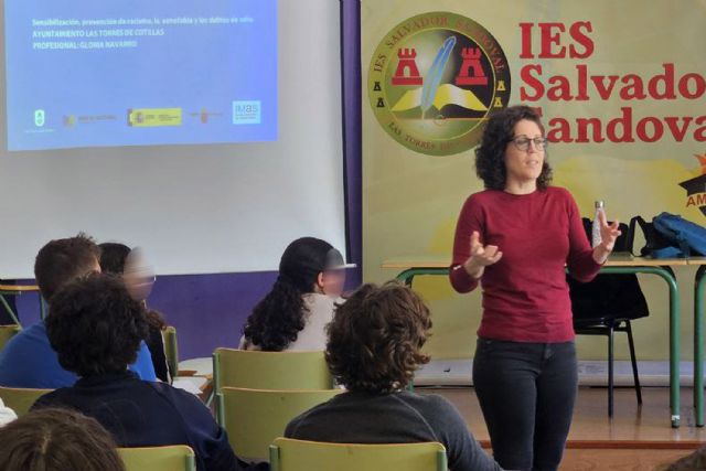 La Concejalía de Servicios Sociales sensibiliza en las aulas contra la xenofobia y el discurso de odio