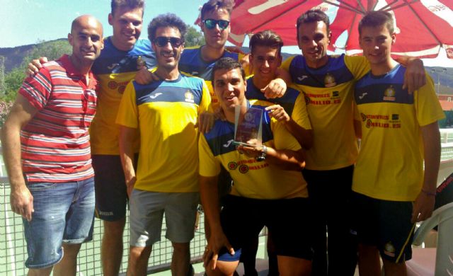 La 'Asociación de Tenis Las Torres' revalida su título de campeón regional amateur