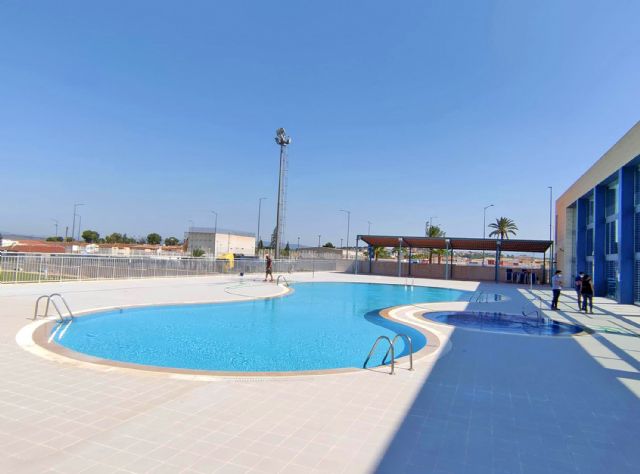 El Centro Deportivo Las Torres reabre parcialmente tras la caída de la cubierta de su piscina climatizada