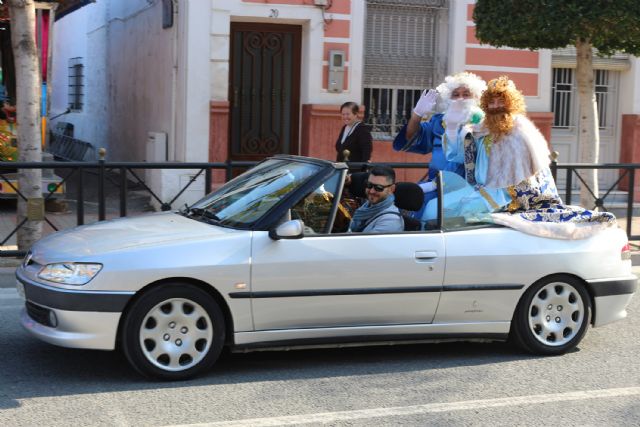 Los Reyes Magos reciben en persona las cartas de los 'peques' torreños