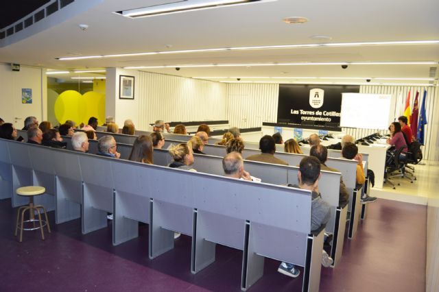 Las asociaciones de vecinos conocen los presupuestos participativos 2019, que contarán con 350.000 euros