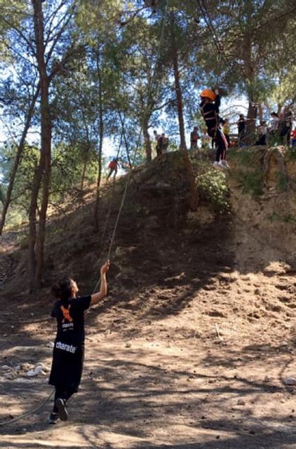Multitudinaria jornada gratuita de multiaventura en el albergue municipal