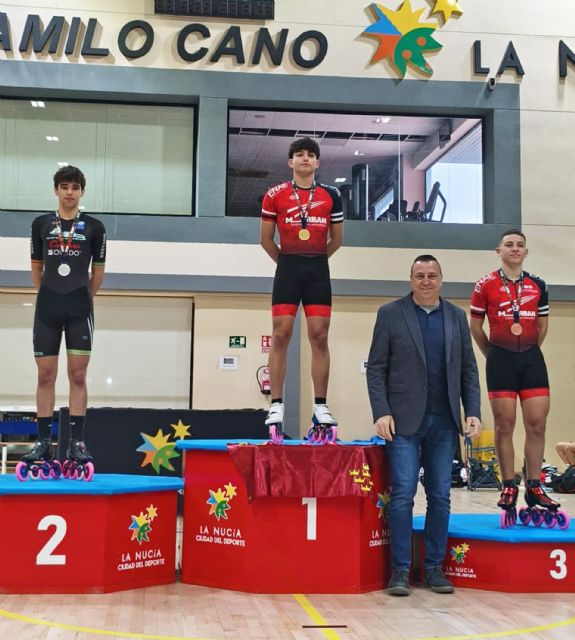 El torre&ntilde;o Pablo González, doble campeón de Espa&ntilde;a juvenil de patinaje de velocidad indoor