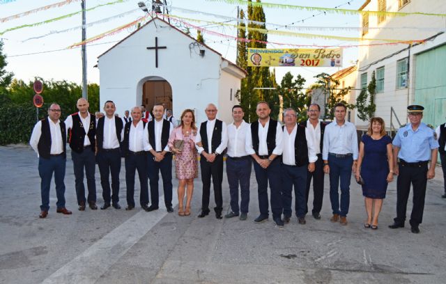 San Pedro procesiona por su barrio de Las Torres de Cotillas para clausurar sus festejos