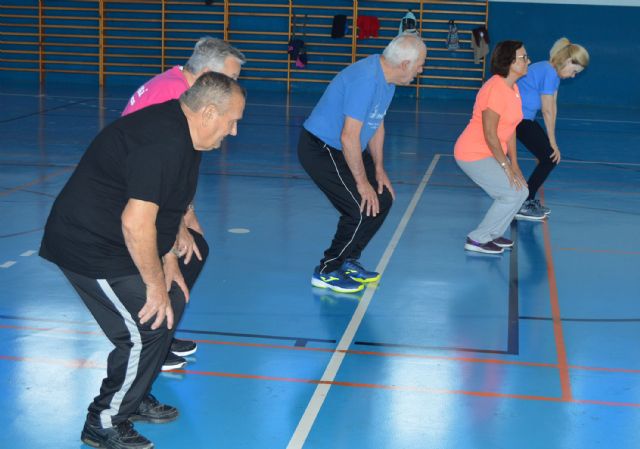 Las clases municipales gratuitas de gerontogimnasia ofrecen hasta 12 grupos distintos