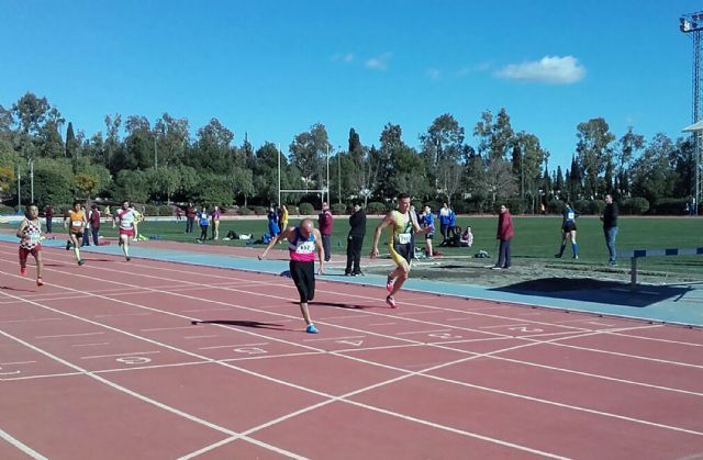 El atleta Ángel Salinas vuelve a hacerse con la triple corona en el Regional de veteranos