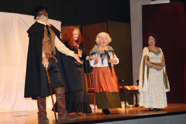 Una noche teatral De celos y cuernos… de la mano de la asociación universitaria Rector Sabater