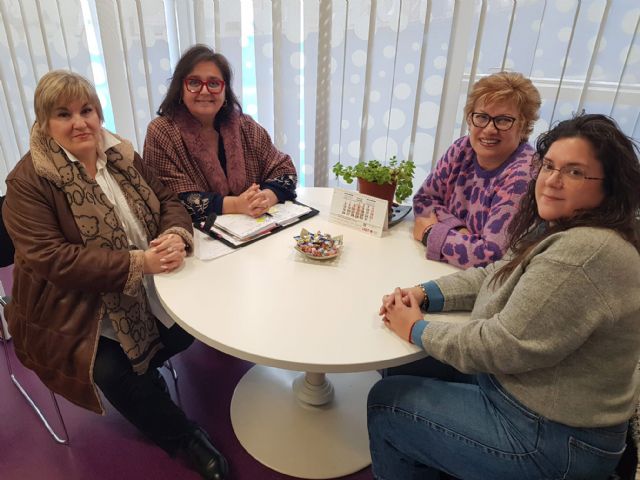 La asociación de mujeres Isabel González renueva su directiva, con Mercedes Abad a la cabeza