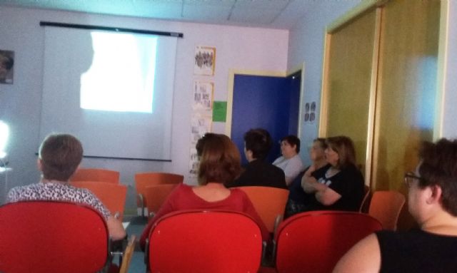 El Centro de Salud de Las Torres de Cotillas desarrolla un taller de apoyo a cuidadores