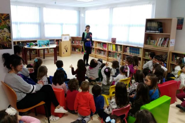 Nueva edición de los cuentacuentos de la biblioteca municipal 'Rosa Contreras'