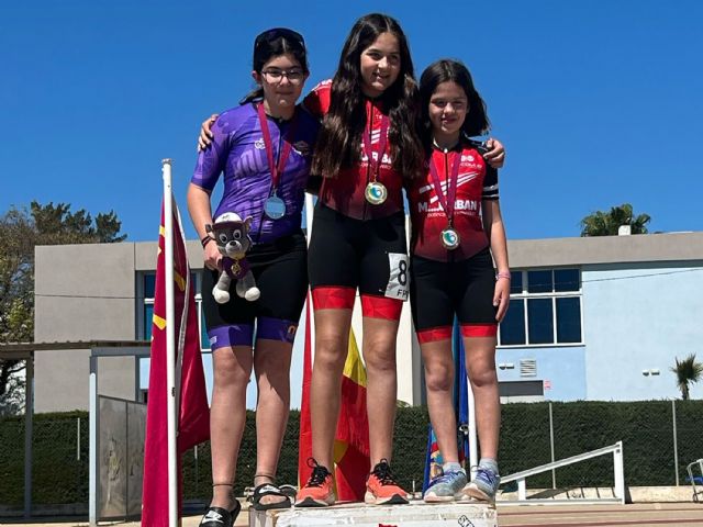 Tres oros, cinco platas y ocho bronces para el Roller Queen torreño en el autonómico de patinaje de velocidad de circuito