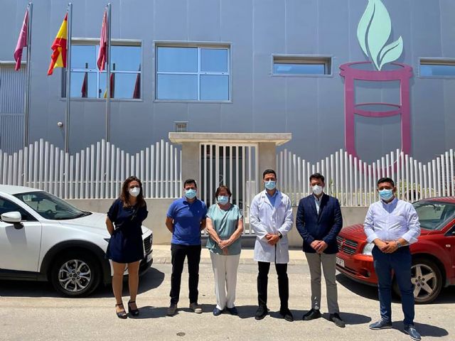 El alcalde torreño visita Laboratorios NatuAromatic, referente en la fabricación de perfumería, cosmética, ambientación e hidroalcohólicos