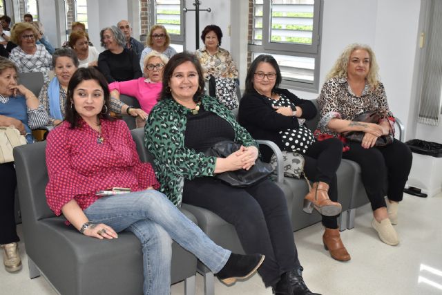 Las personas mayores ya disfrutan de una nueva Semana Cultural en su centro social