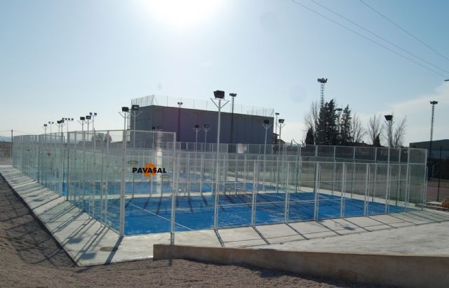 El Polideportivo Municipal, sede de una escuela de pádel para todos los niveles