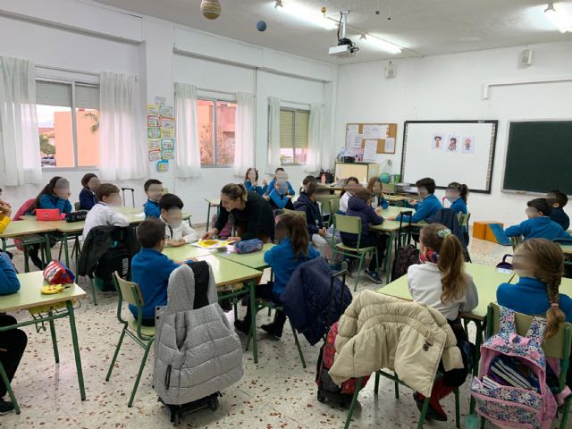 Unos 250 estudiantes de 3° de Primaria participan en talleres de sensibilización en diversidad funcional