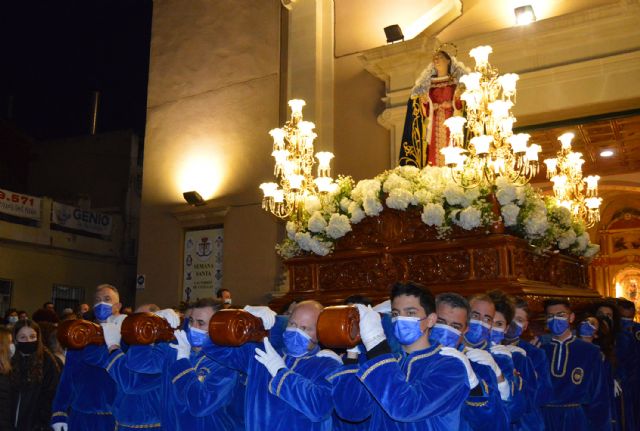 El Viernes de Dolores torreño se viste como es tradición de azul y blanco