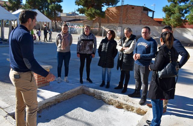 Comienzan las obras de construcción de las cubiertas para dotar de sombra a las pistas deportivas de los colegios torreños